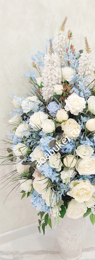 Композиция из искусственных цветов Цветочный вальс № НП025/Купить на AOABUKET.ru