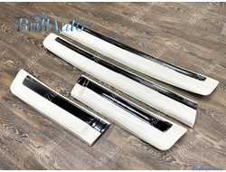 Молдинги Toyota Land Cruiser 200 12-15 широкие белые