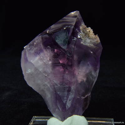Аметист - кристалл с включениями