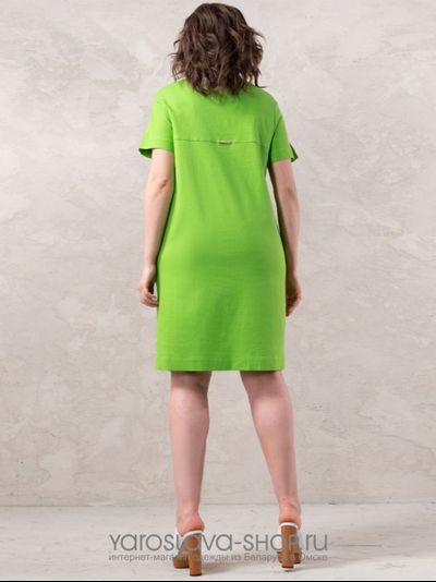 Льняное платье салатового цвета с V- образным вырезом горловины