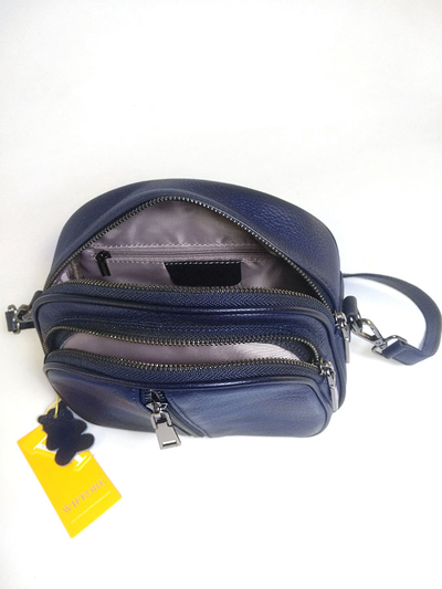 (АРТИКУЛ: 9946/1/8) СУМКА ЖЕНСКАЯ НЕБОЛЬШАЯ, НАТУРАЛЬНАЯ КОЖА, ТЕМНО-СИНЯЯ, ДВА ОТДЕЛЕНИЯ, ВЕРТИКАЛЬНЫМ КАРМАНОМ, РЕМЕНЬ ЧЕРЕЗ ПЛЕЧО