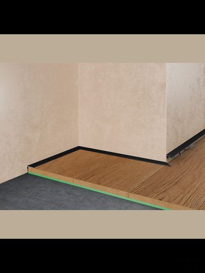 Щелевой плинтус PRO DESIGN MINI 7067  RAL 9005 черный