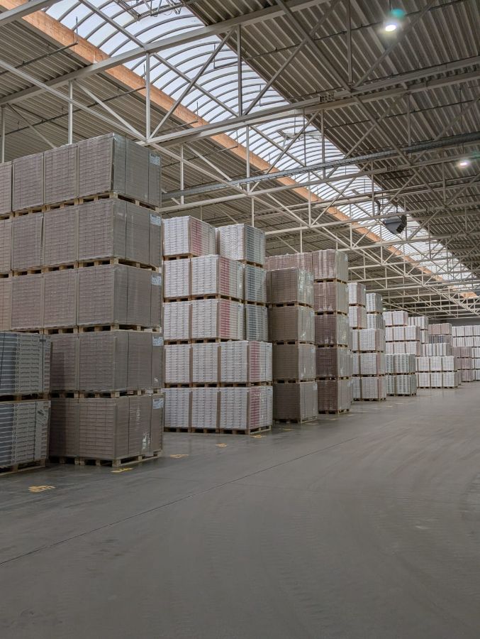 Склад производства Egger