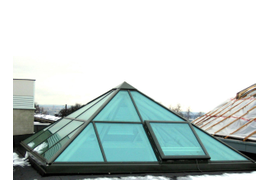 Зенитный фонарь в кровле производственного здания. Московская область