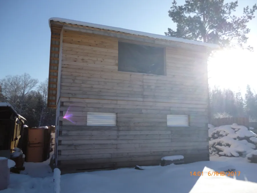 После года отстаивания, в бане началась внутренняя отделка.