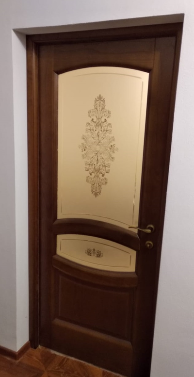 ЛАЙНДОР (УЛЬЯНОВСК)/ МОДЕЛЬ АЛИНА-2/ ПОЛОТНО ОСТЕКЛЕННОЕ/ НАТУРАЛЬНЫЙ ШПОН ЯСЕНЯ/ ТОН 35 (ШЕРВУД)