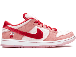 Nike SB Dunk Low Collaboration With Strange Love фото