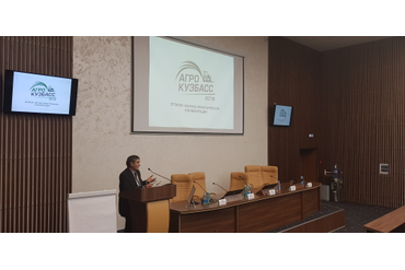 Профессор Н.А. Зеленский рассказал слушателям о роли сидеральных культур в системе NO-till и о технологиях выращивания сои при прямом посеве