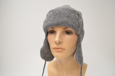 Вязаная шапка ушанка