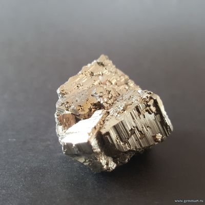 Пирит. Сросток кристаллов. Перу. 43*32*21мм