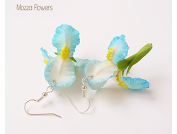 Серьги с голубыми ирисами "Море грез". Цветы из полимерной глины.