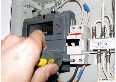Замена пакетника в щитке квартиры в Москве ИВАНМАСТЕР