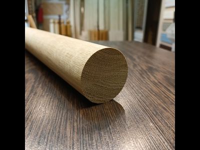 Круглый поручень из дуба, диаметр 50 мм (сращенный)