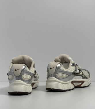 Nike V5 RNR Sail Fauna Brown