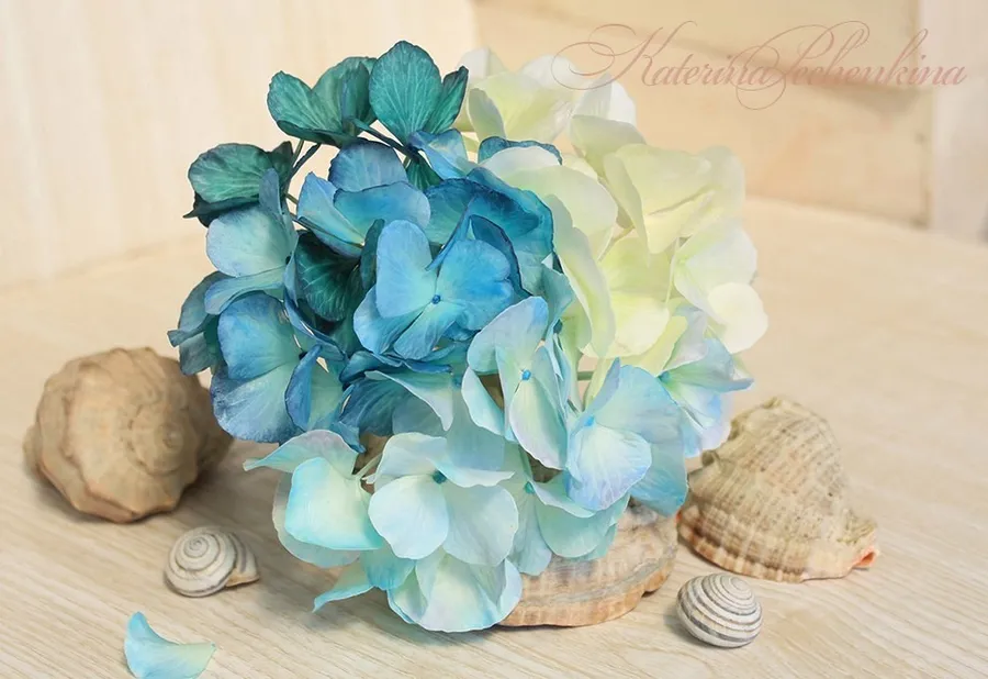 Шикарная гортензия из фоамирана от Катерины Печенкиной. Использован молд "Лепестки гортензии"