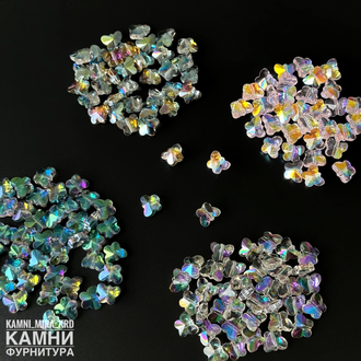 "Бабочка" стеклянная бусина с голографикой 7,7х9,8 мм, вид в ассортименте, цена за штуку