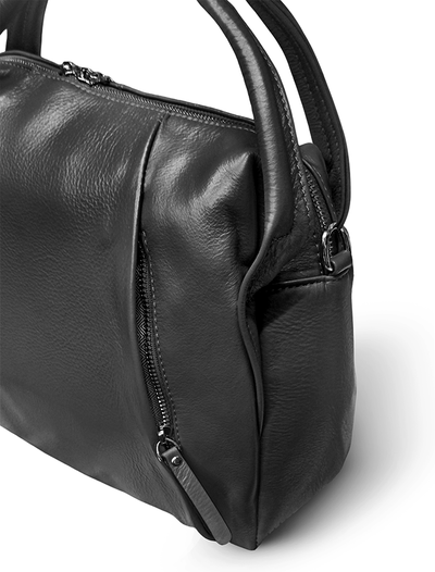 (АРТИКУЛ: 9995/8) СУМКА ЖЕНСКАЯ НЕБОЛЬШАЯ, НАТУРАЛЬНАЯ КОЖА, ЧЕРНАЯ, СПЕРЕДИ ВЕРТИКАЛЬНЫЕ КАРМАНЫ, РЕМЕНЬ ЧЕРЕЗ ПЛЕЧО