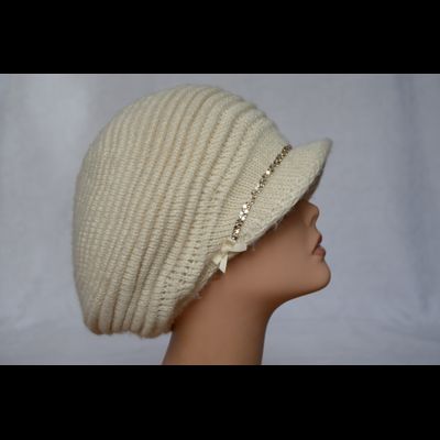 Женская белая вязаная кепка из альпака Vizio 5003