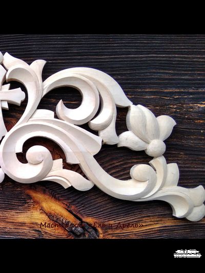 Резное навершие домашнего иконостаса