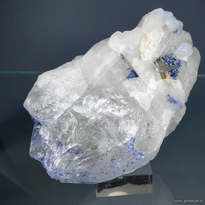 Дюмортьерит в кварце. Бразилия. 73*50*40мм