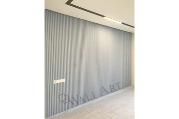 Данные панели были выбраны как альтернатива более дорогим рейкам из массива дерева. По просьбе клиента панели были изготовлены повышенной прочности - из усиленного гипсового компаунда. 