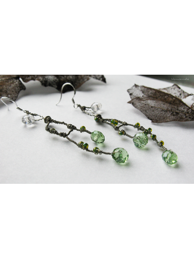 Капли утренней росы. Эльфийские серьги с хрустальными бусинами и чешским бисером