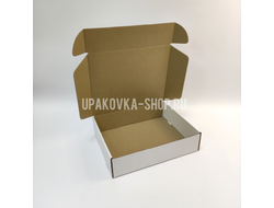 Коробка с откидной крышкой 240*200*60 мм БЕЛЫЙ
