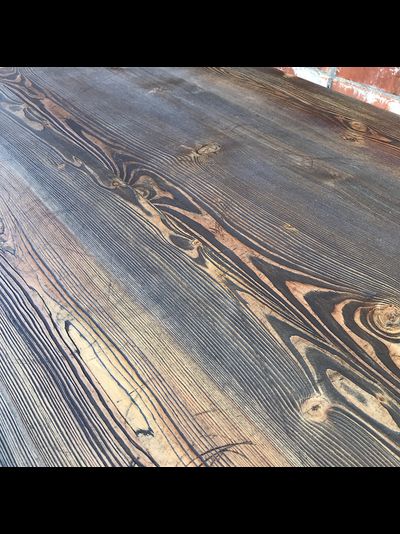 стол из лиственницы с эффектом состаривания