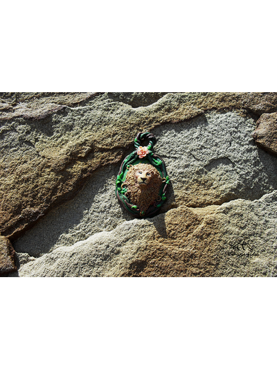 Лев Аслан. Кулон из полимерной глины по мотивам книги "Хроники Нарнии". Миниатюра из полимерной глины