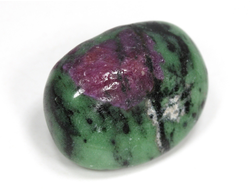 Корунд красный в цоизите, галтовка (светится в УФ), Танзания (29*20*16 мм, 19 г) №35188