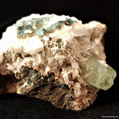 Апофиллит, кристаллы со следами растворения и стильбит на породе 75*60*40мм.