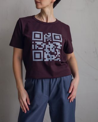 Футболка женская  "QR-код"  (портвейн)