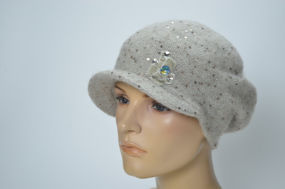 Бежевая кепка женская вязаная Вицио