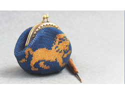 Монетница "Зодиак" Набор для вязания крючком с бисером от Ирины Рудевич - ЛЕВ (синий)