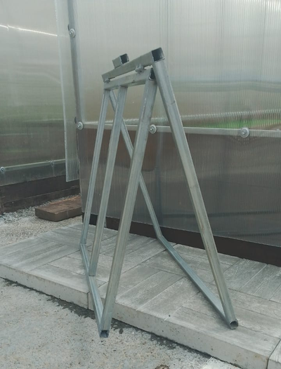 Форточка для теплицы с прямыми стенками