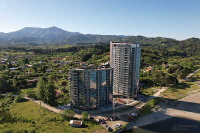 ЖК "Tropical Garden" - продаётся готовая студия с ремонтом и мебелью, в 50-и метрах от моря. Боковой вид на море