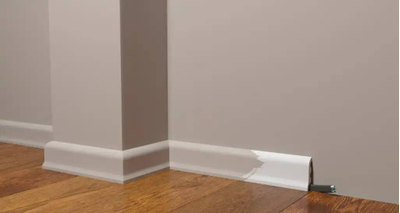 Напольный плинтус Decor Dizayn DD18, 2 метра