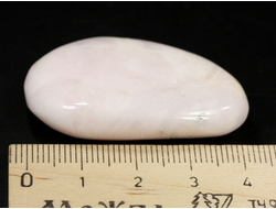 Манганокальцит (с розовой флуоресценцией в УФ), полировка плоская, Перу (42*27*10 мм, 22 г) №37850