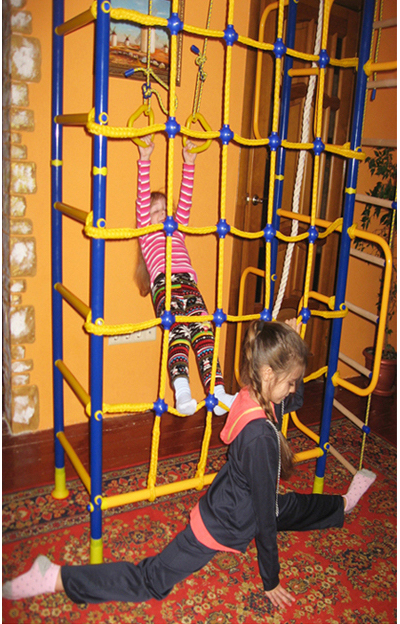 ДСК Модель "Flagman" Верхняя рама с рукоходом передвигается по высоте Веселый непоседа - крепления