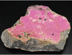 Кобальтокальцит, кристаллы на породе, Марокко (87*69*25 мм, 234 г) №28622