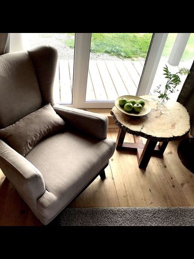 мебель для отелей - столы и журнальные столики из массива