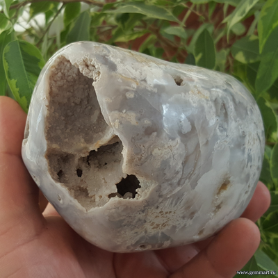 Почки халцедона в полости — полировка.  КЧР. U04