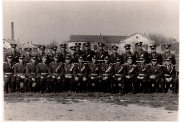 в/ч 49680
в первом рялу четвертый слева Григорюк Сенен Артемович