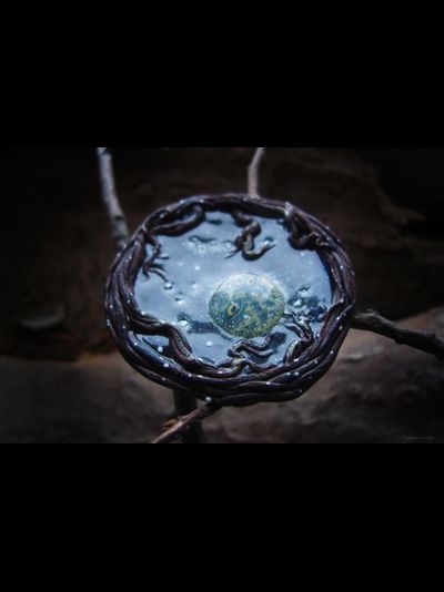 Новогодняя брошь &quot;Таинство снежной Луны&quot;