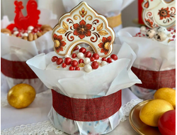 Кулич с пряничным кокошником