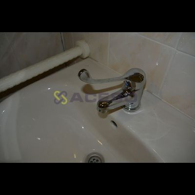 Смеситель локтевой специализированный (с длинной ручкой)