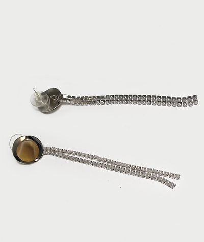 (АРТИКУЛ: 9268/50) СЕРЬГИ ЖЕНСКИЕ, СЕРЕБРИСТЫЙ МЕТАЛ, СТРАЗЫ, ВСТАВКИ В БЕЖЕВЫХ ТОНАХ