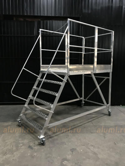 Стремянка передвижная алюминиевая СПА-1.4 площадка 1 метр
