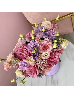 Букет в шляпной коробке микс цветов №4 S