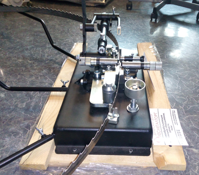 Разводной станок для ленточных пил, двухсторонний, полуавтоматический